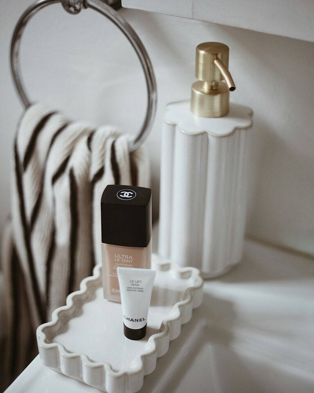 Picture showing beauty and makeup products