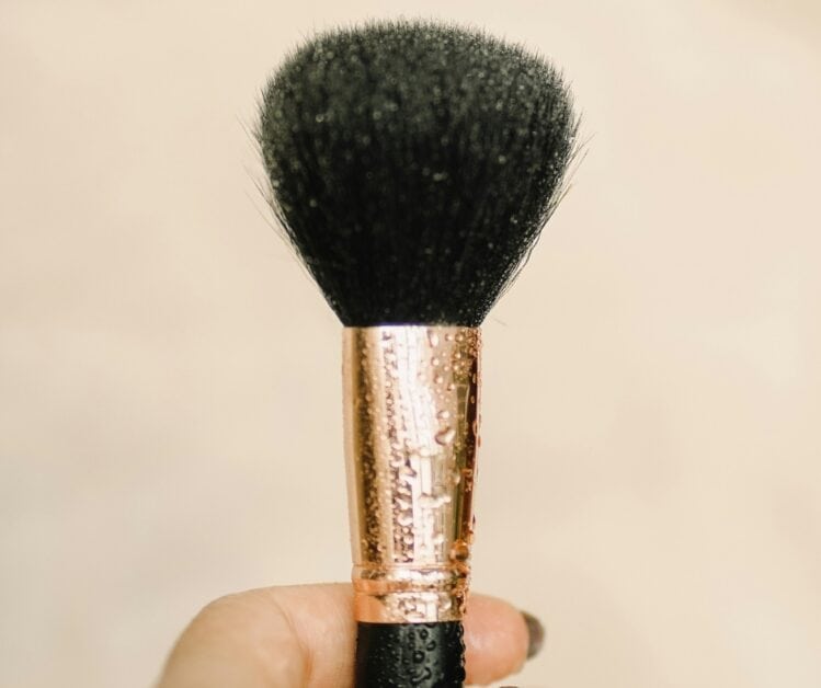 Picture of a clean makeup brush