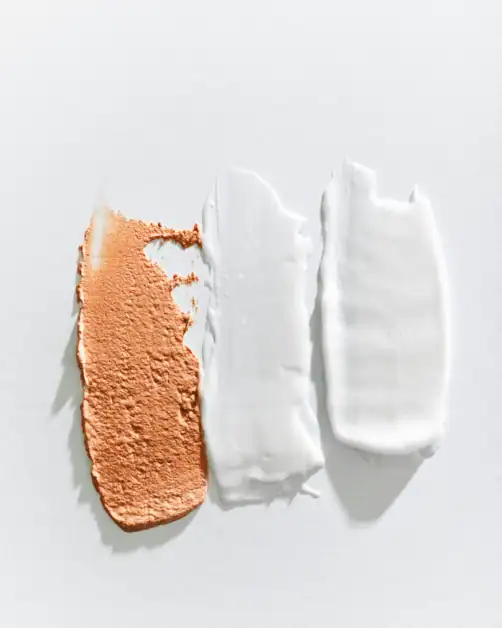 Foundation and face moisturizer swatches for long lasting makeup